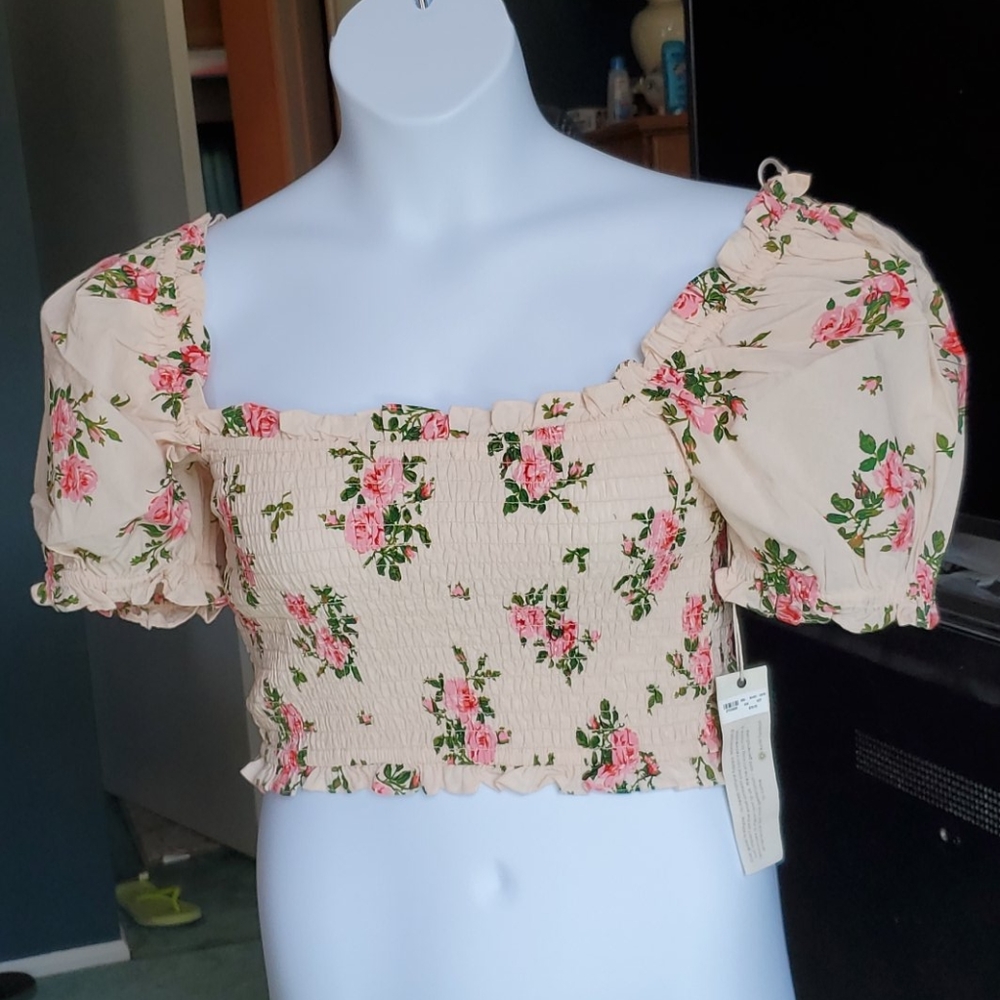 New Kate Hudson Happy Nature Floral Crop Top